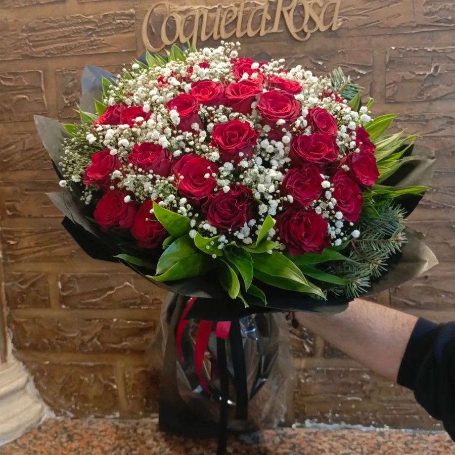 Red roses with baby’s breath